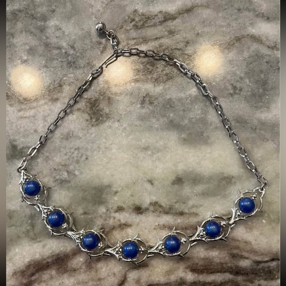 Vintage necklace. Silver tone & blue accents. - Picture 2 of 4